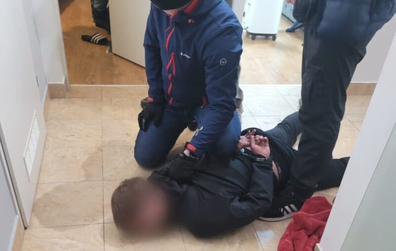 „Łowcy głów” złapali poszukiwanego 23-latka. Jest w areszcie