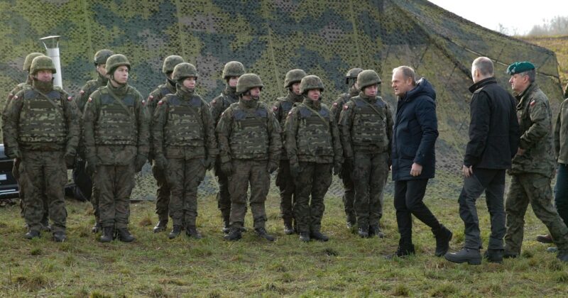 Wojskowy ocenia flagowy projekt rządu Tuska. „Wylewanie betonu w bagno da niewiele”