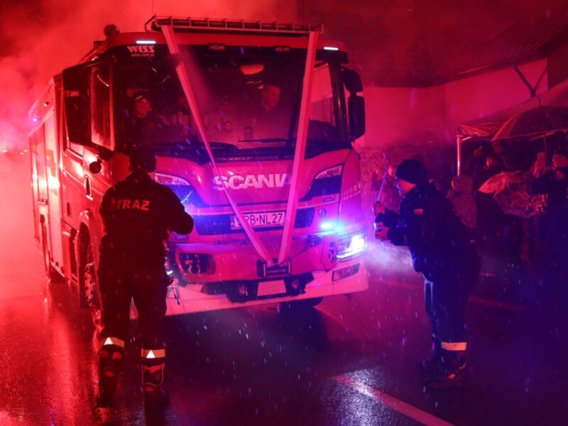 Ksiądz skrytykował lokalnych strażaków. Parafianie oburzeni