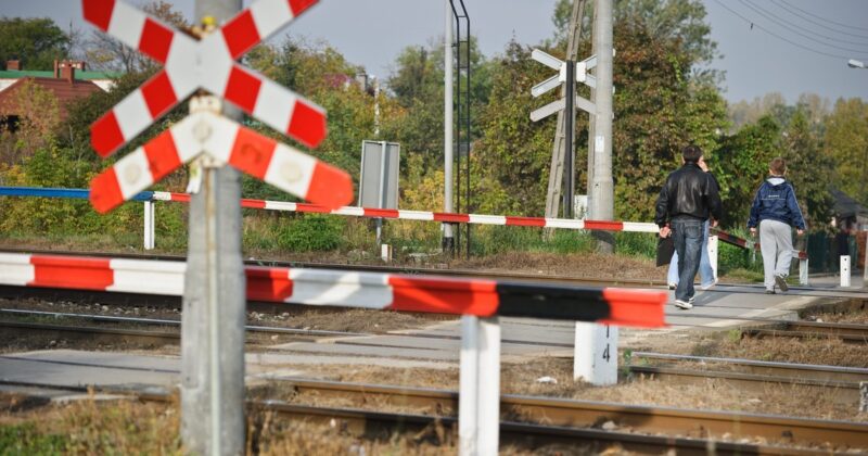 Spieszył się do ukochanej, utknął między rogatkami. „Najdroższe zdjęcie w życiu”