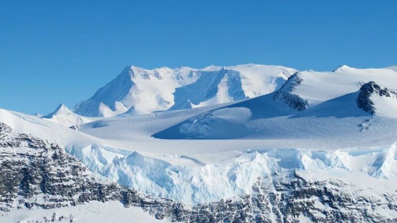 Jak wyglądałaby Antarktyda bez lodu? Naukowcy opracowali nową mapę