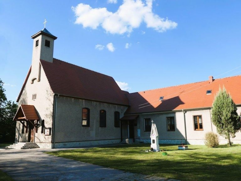 Decyzja proboszcza oburzyła parafian. Ksiądz rozgoryczony reakcją: Ręce opadają