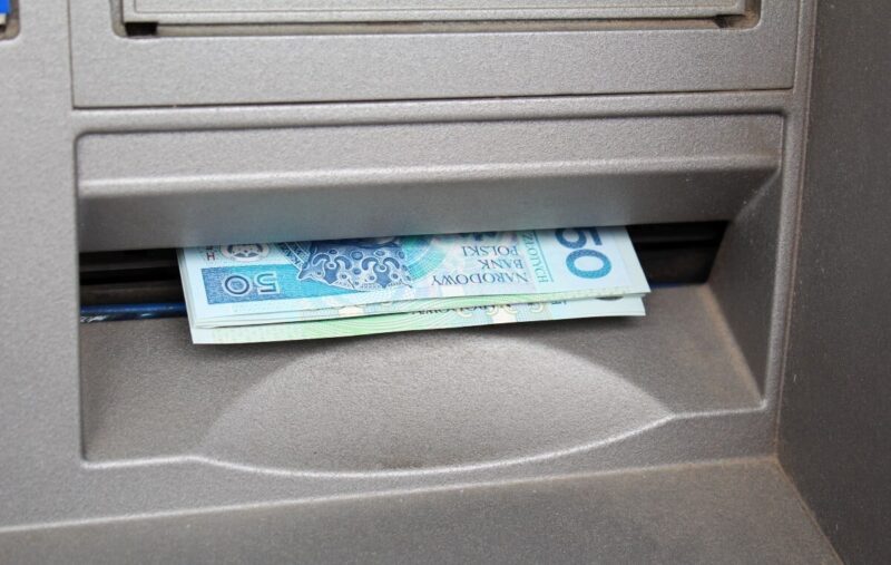 Astronomiczna kwota! NBP podał zysk banków po lutym