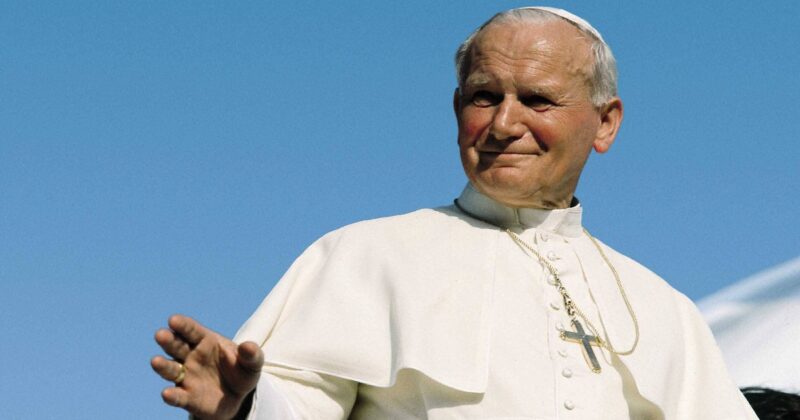 Najważniejsze wydarzenia z pontyfikatu Jana Pawła II. Papież Polak zmarł 20 lat temu