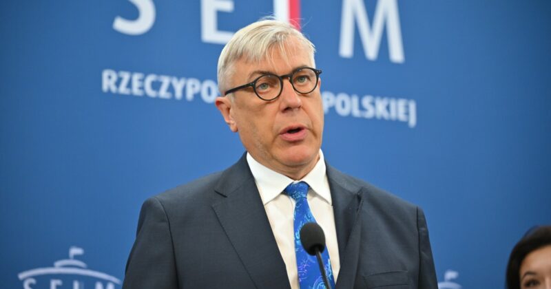 „Wariat”, „idzie w niepoczytalność”. Wrze między Romanem Giertychem i Jarosławem Kaczyńskim