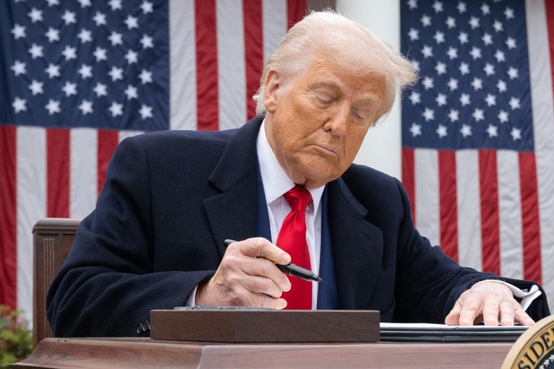 «Трамп 2028!» Президент США, возможно, всерьез рассматривает возможность баллотироваться на третий срок. Американист объясняет, возможно ли это