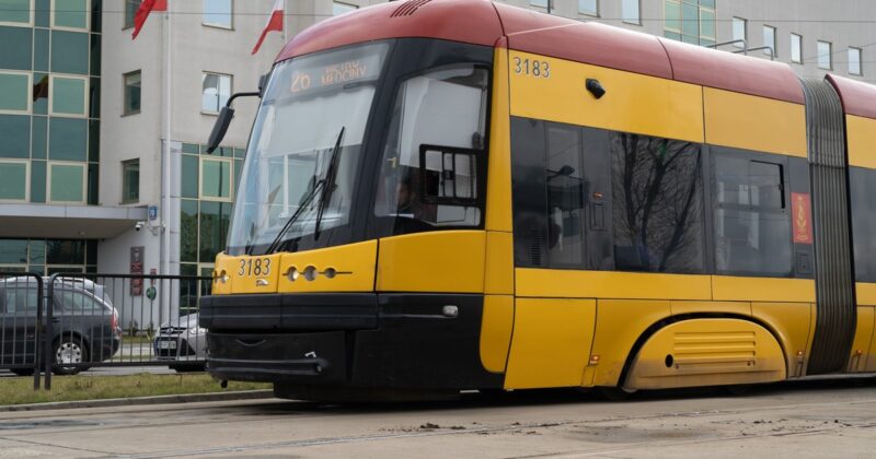 Przez godzinę leżała na podłodze tramwaju. Służby nie reagowały. „Przerażające”