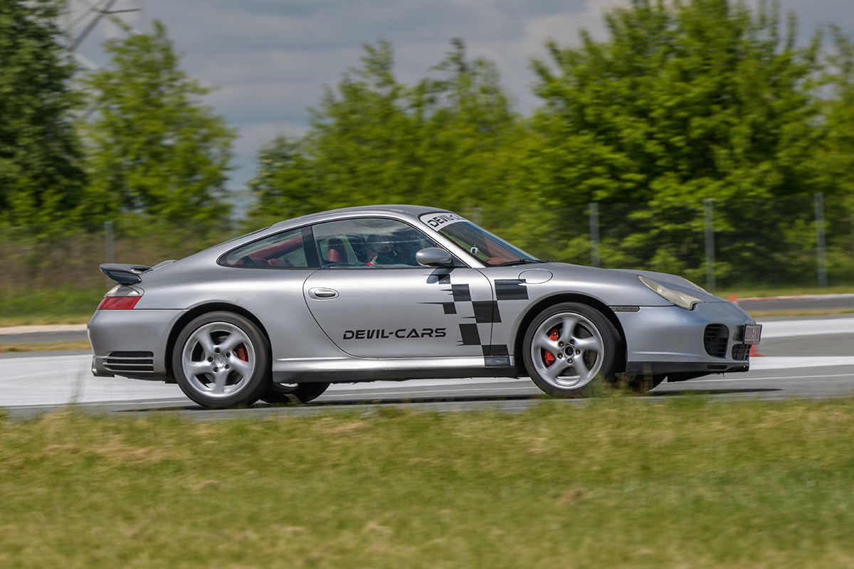 Porsche Carrera 911 – wszystko, co musisz wiedzieć o ikonie motoryzacji!