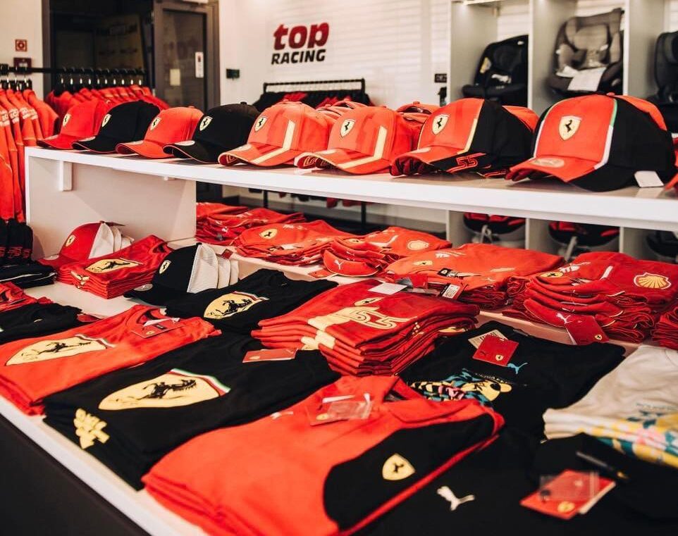 Prezenty świąteczne dla fanów F1? Top Racing Shop wyręczy Gwiazdorów