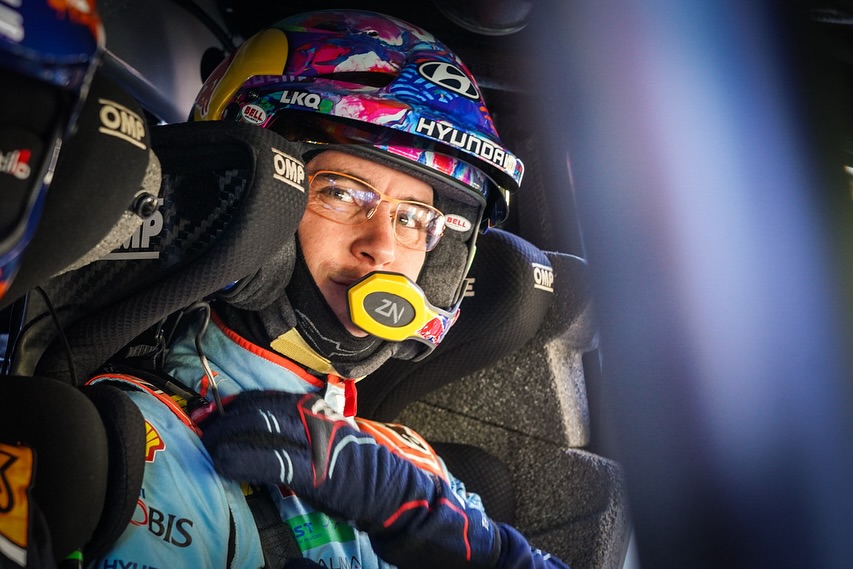 Neuville uspokaja: „Kibice nie zauważą braku hybrydy”