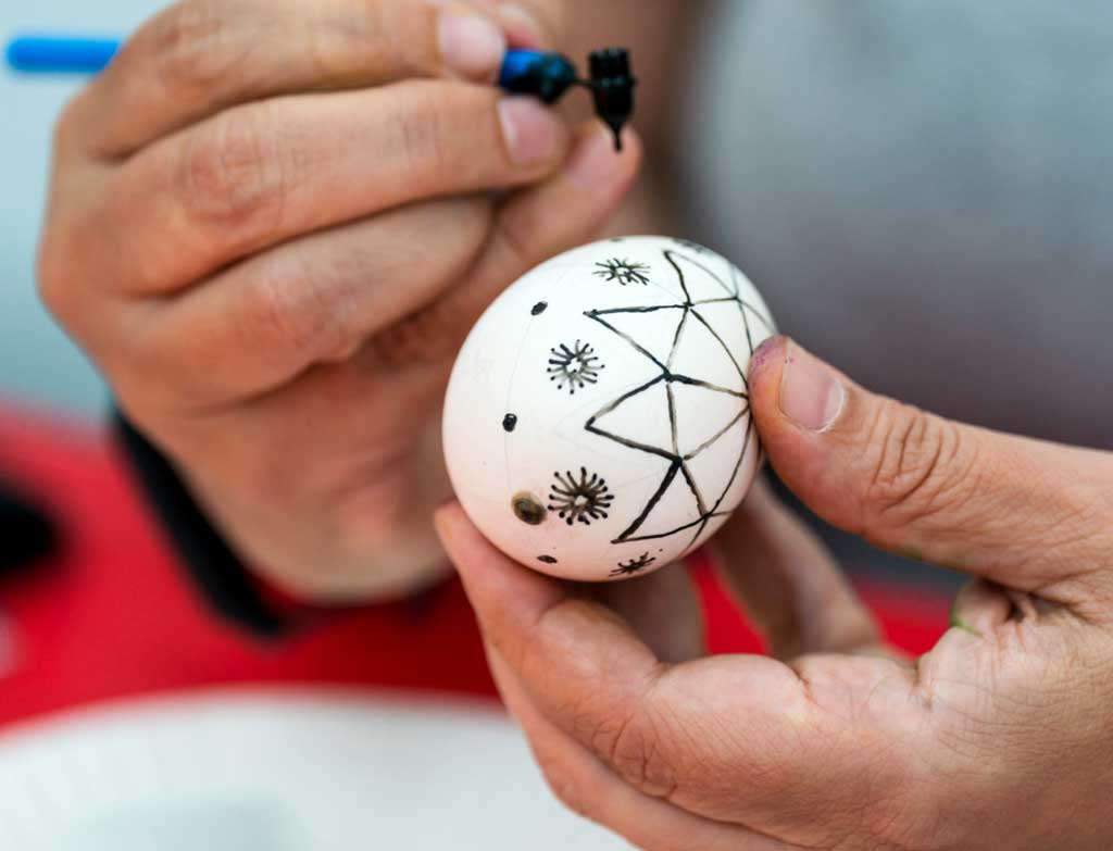 Przyjdź i naucz się dekorować jajka wielkanocne