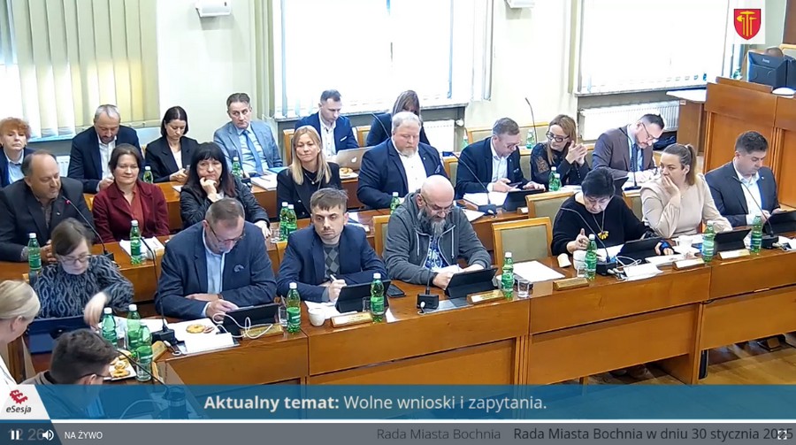 Bochnia. Emocje i przekrzykiwanie na sesji. Radni dyskutowali o samochodzie służbowym dla MPWiK – WIDEO