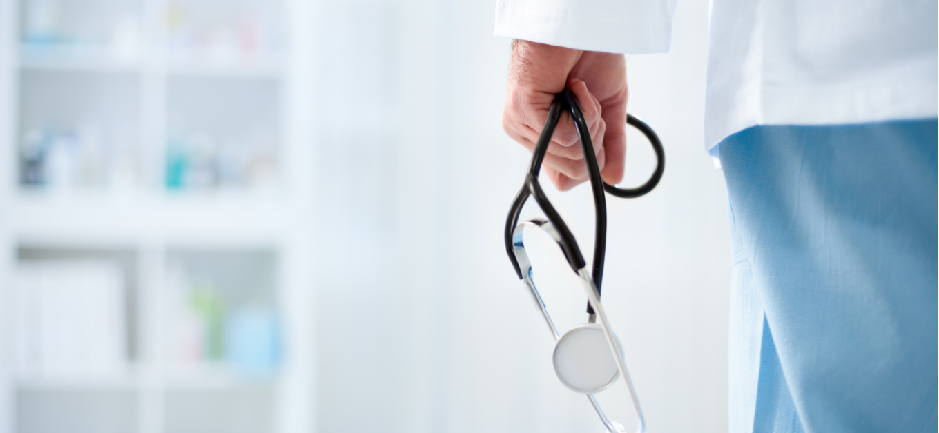 HR Detektywi #132: Zmiany w zwolnieniach lekarskich, wyjście prywatne i odpoczynek dobowy, prawa autorskie i PIT-0 dla młodych, benefity pracownicze w Dzień Docenienia